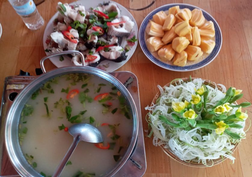 thưởng thức cá lóc bay nhúng mẻ -  tour miền tây 2 ngày 1 đêm