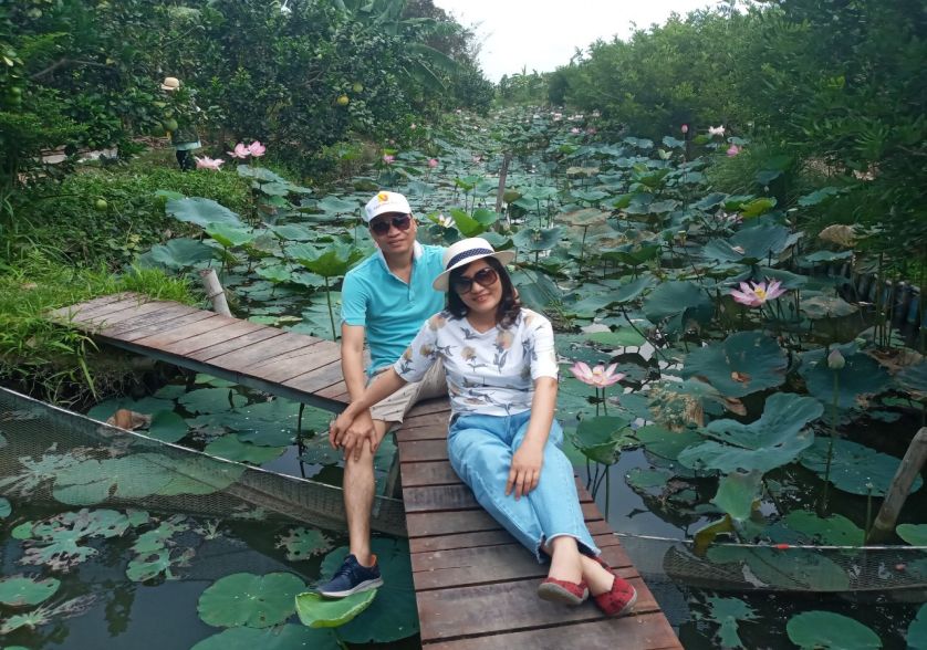 hồ sen cồn sơn -  tour miền tây 2 ngày 1 đêm