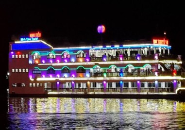 du-thuyen-ninh-kieu-hinh-18